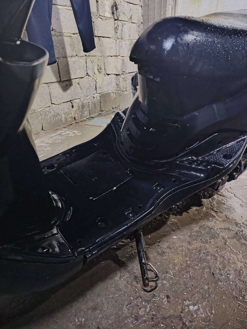 سلام عليكم ورحمة الله وبركاته
شباب دراجه بريز لايت ناصي كلشي شغال بيهة كهربائياتها كلهن شغالات نكره سلف هندر ضربه وحده يشتغل دراجه امانة الله ورسوله مفتوحه ليش اجذب عليكم اشتريتها قبل سنه ولسه عندي مايوم خربطة بس بين فترة وفترة اتضف كابريتر السعر 250 وبيه مجال وذا حاب تتواصل وياي هذا رقمي تراسلني او تتصل اهلا وسهلا بيك *********** الي شراي يتفضل ❤🌹
