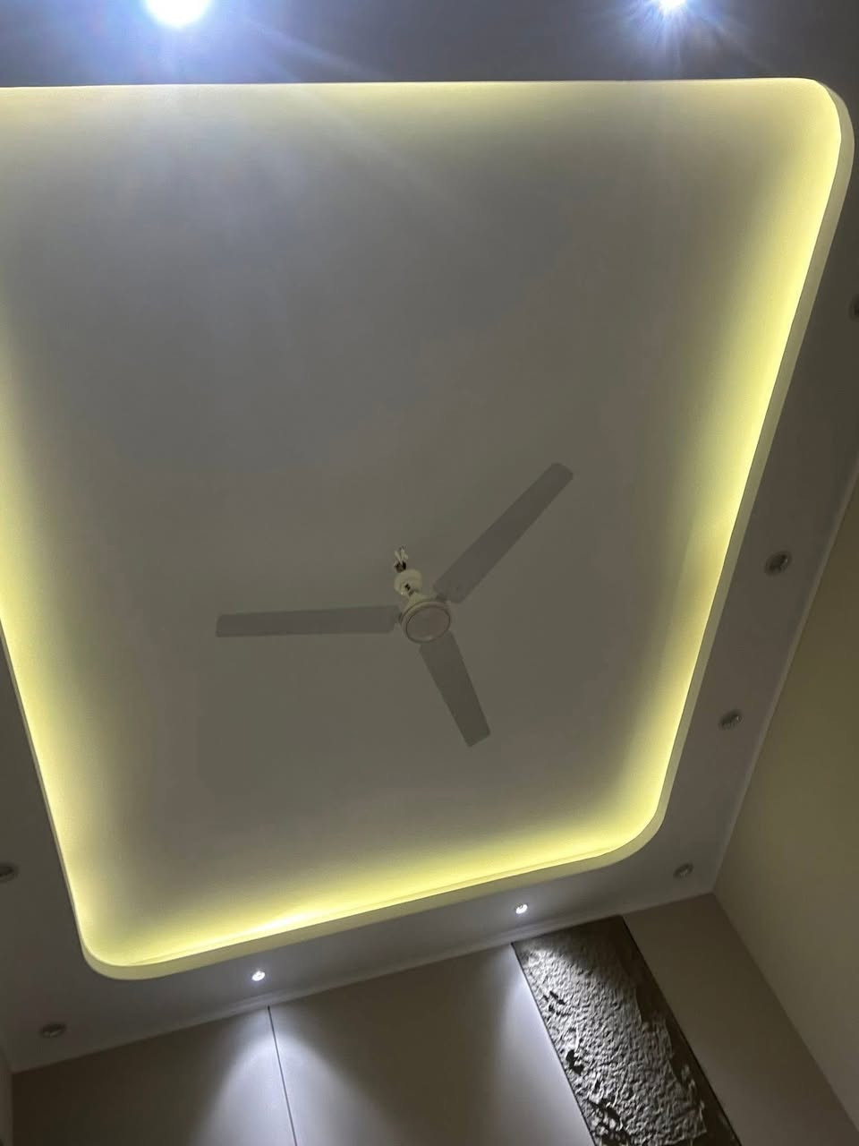 مصطفى لديكور واصباغ.   لكافه انواع اعمال. في شقق
  كهربائية شقق 
ديكور 
تحوير 
اصباغ 
 اشتاكر وماستك 
مكافحة الحشرات 
مكافحه الرطوبه داخليه وخارجيه 
تصميم ديكور
صبغ . وتصليح. وتحديث ابواب شقق 
تصليح.  بلكونات 
ماستك  وزفت 
سيراميك 
تىسيسات صحيه. 
  استفسار. 
***********

‭٠٧٨١ ٠٧٣ ٢٠٥٢‬
