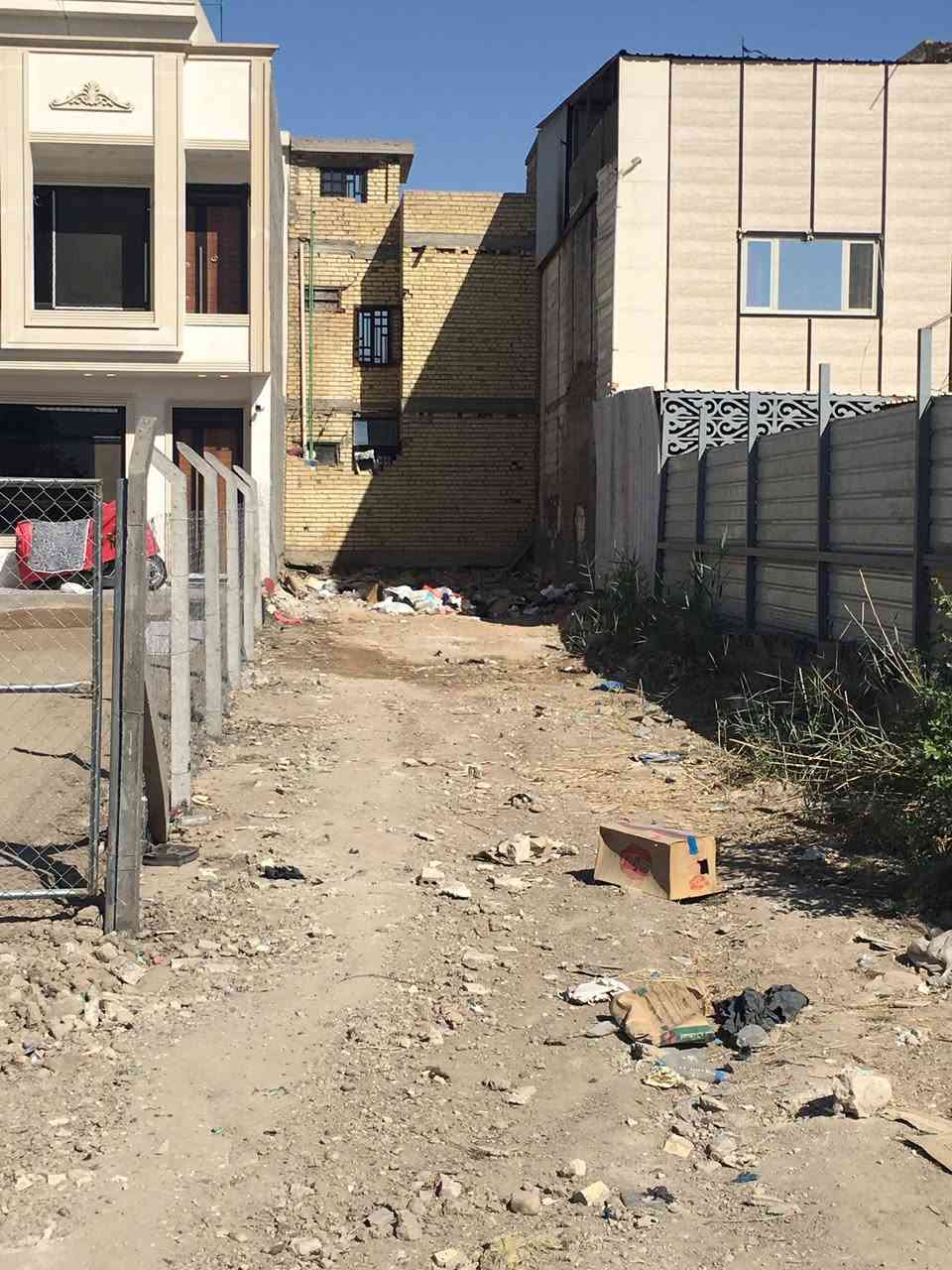 قطعة ارض للبيع المساحه 50متر 5&10مع تشجير ملاصق مساحه كبيره مثل ماموضح بالصور والفديو حي الجهاد الشارع العام التجاري قرب الملعب المسقف وجامع علي ولي الله للتواصل على الخاص الو الاتصال عى الرقم ***********واتساب
