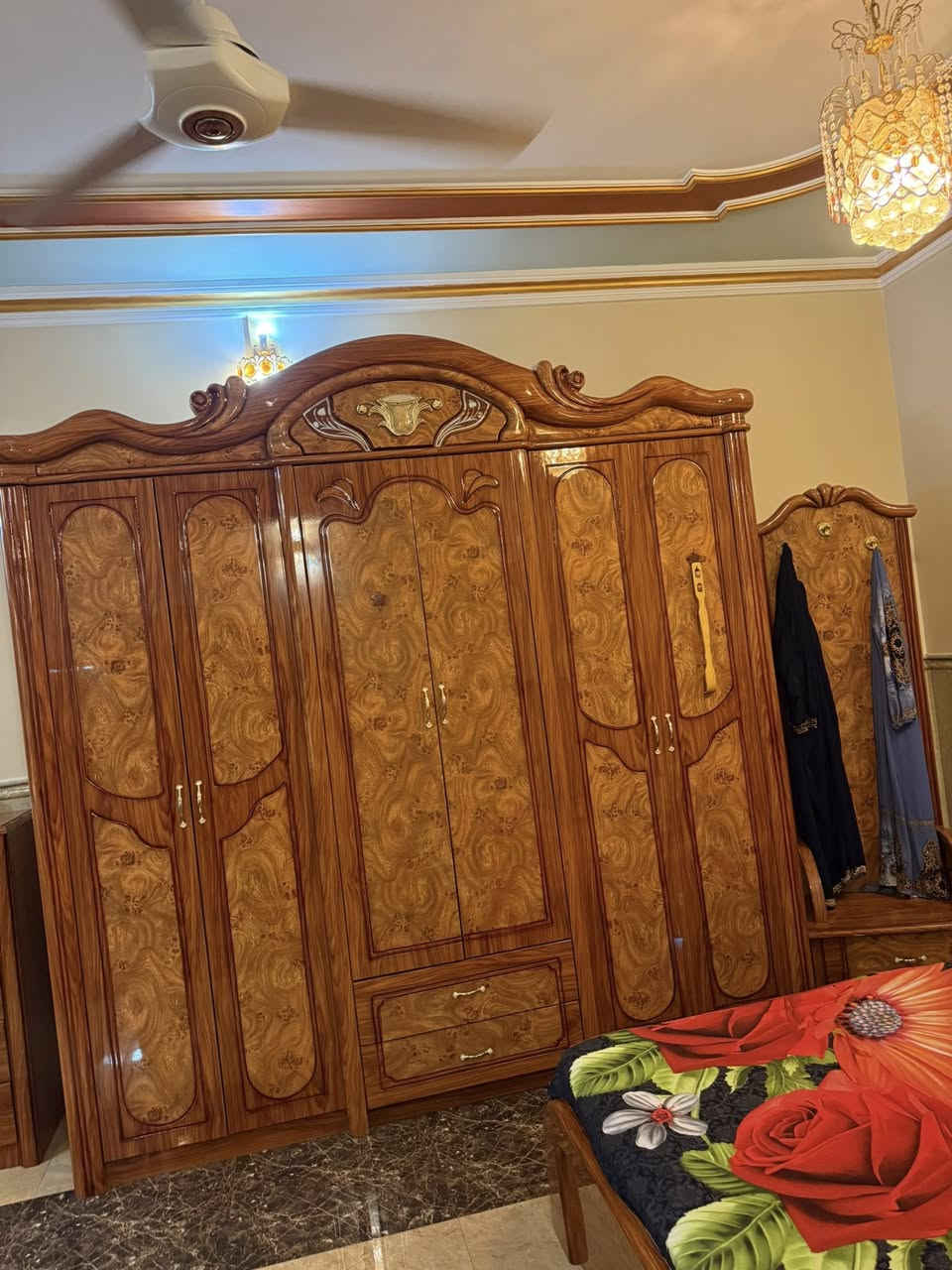 السلام عليكم غرفه نوم للبيع 7 قطع مستخدمه شي بسيط  ونظيفه كلش كلش وعلما ان الغرفه ماعدا المطرح 
للتواصل والاستفسار  الاتصال على الرقم ‭
0772 305 8885‬
