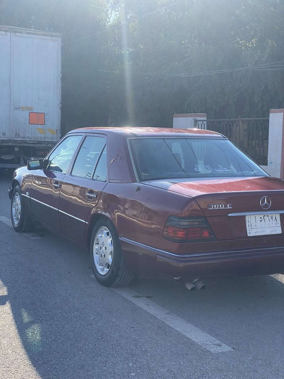 السلام عليكم🌹
مارسدس دب 300للبيع 

موديل 1993

السياره فول مواصفات

كشنات كهرباء

اربع جام كهربائي شغال

فتحه سقف

بريك abc

مكينه وكير vvt2500

تخم تاير جديد 

السياره صبغ عام لجماليه على ايدي صبغتها 

صدر خلفي امامي جديد

مازادت واشاير وبك لايتات كله جديد وشغال 

وبيها جان خياسات شويه من صبغتها سويتهن كلهن  

رقم ديالى شرط التحويل 

مكان السياره/ديالى-جلولاء

سعرها 58وبيها مجال

للاستفسار/***********
