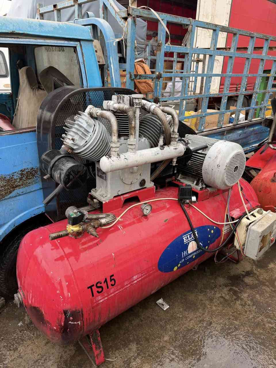 تم وصول كمبريسرات هواء ماركات باله اوربي عنوان بغداد باب الشيخ ***********
500لتر 

محلات النور ✅👍🏻
