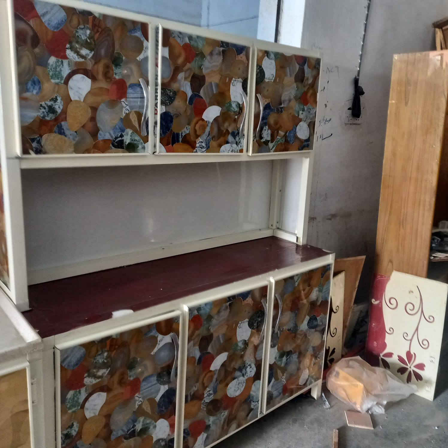 كاونتر الأبيض كامل ٢٥٠ الأحمر ١٣٠ بدون سنك والثالث هو وسنك ٢٥٠ وبي مجال


**إذا كنت صاحب هذا الإعلان وتريد حذفه لأي سبب، رجاءا أرسل رسالة إلى الدعم الفني**