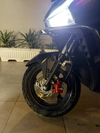 الدراجه للبيع 8باتري الملف2500 السرعه 90 حقيقي تقطع بلشحنه الواحده 80ك...