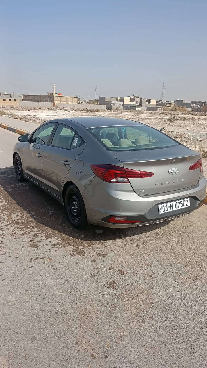 سلام عليكم النتراء 20 رصاصي بيها جملغ خلفي وقبق جنطه مصلحت وبيها صبغ بابين شخط مال تكتك صلحن وصبغتهن ليبل واحد ماشيه 110مكينه كير كفاله حداديه كفاله سياره حلوه كير بيها ايتي المرغوب وبيها سونار سياره كامل بغداد مكان سياره السعر 128وبيها مجال الستفسار *********** بي واتساب
