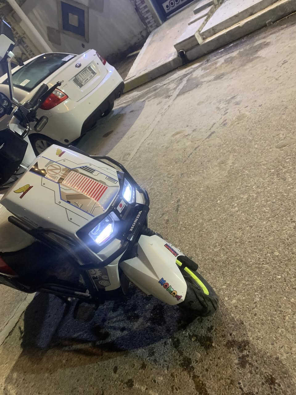 اجه نوع BENENG للمروس فقط
الموديل 2025

البطاريات 6 دبل مسطره 

التحويلات 1.2.3.4

السرعه 100

ملف جبير 2500

دراجه مدرعه بل كامل حمايه الكفرات 

تشغيل عن بعد 

جهاز إنذار السرقه 

صندوق خلفي  كبير 

كشن VIb سياحي مساحه تخزين كبيره 

شاحنه اصليه 

قفل ستيرن 

نضام ABS

نضام USB

مانع انزلاق 

شاشه تاب تعرض إلك عطل 

أطارت جوبلس 

بريكات دسكات 

لونها مميز 

تمشيك بل شحنه وحده ٨٠ كيلو وفوك

 

العنوان  موصل


**إذا كنت صاحب هذا الإعلان وتريد حذفه لأي سبب، رجاءا أرسل رسالة إلى الدعم الفني**