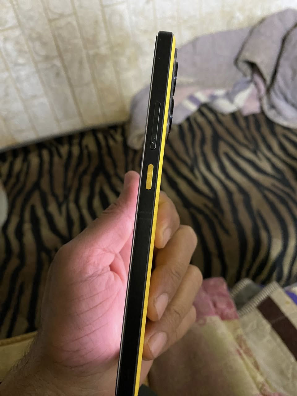 السلام عليكم poco x6 pro5g للبيع السعر 330 جهاز نضيف ذاكرة 512  ملحقاته كارتون وشاحنة بس مو مالته الاصليه وحافضه ولاصق شاشه  مكاني بغداد استفسار خاص  واتساب ودلل ***********
