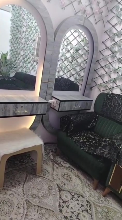 غراض صالون كامله عدد كراسي ثنين عرباين 2مغسله ومرايات ثنين سعر450 التواصل واتساب ***********
