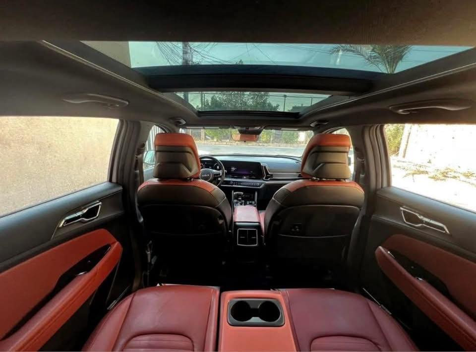 ✨🦅كيا سبورتج sx برستيج 🦅✨
حجم لارج اعلى مواصفات بالسبورتج 1/1 
 موديل 2023  مرقم بغداد  الانكليزي الدولي تحويل مباشر 
اللون اسمنتي  داخل مشمشي مميز 
وارد امريكي حادث خفيف فقط بابين مثل ماموضح بالصوره
بدون دواخل الباقي كفاله عامة  سعرها ✨245 ✨ وبيها مجال للشراي مكان السيارة 📍 بغداد 
 للتواصل والاستفسار 
☎️0773 557 4970

مواصفاتها :-السيارة ماشية 32 فقط 
🍁محرك 2500 
🍁كير 8 نمر 
🍁 بانوراما
🍁بصمة : تشغيل - ابواب - صندوق
🍁صندوق كهرباء
🍁شاشة كبيرة على طول  الدشبول تدعم  ابل كاربلاي واندرويد اوتو وفول تحكمات
🍁كيجات الكترونية متغيرة حسب الوضعيات
🍁انظمة القيادة : سبورت - سمارت - نورمال
🍁كشنات كهرباء فول 
🍁كراسي كهرباء فول تحكم مع كشن امامي خزن ميموري متحرك عند النزول اوتماتيك
🍁اضواء ترحيب عند الاقتراب مع ترحيب داخلي عند الصعود او المغادرة
🍁شحن وايرليس
🍁منافذ تايب سي عدد 3 مع 2 في الكشنات ومنفذ يو اس بي ومنفذ جداحة
🍁 هاند بريك بصمة
🍁اوتو هولد
🍁5 كاميرات 360 مع بالاشارات الجانبية مع وضعيات مختلفة للكاميرات
🍁 فول رادارات امامية وخلفية وجانبية نقطة عمياء وحساسات امامية خلفية 
🍁 تحديد مسار ذكي
🍁قيادة ذاتية ذكية
🍁نقطة عمياء
🍁كروز سرعة
🍁 تدفئة كشنات + تبريد 
🍁سستم صوت 
🍁خزن كشن سائق ميموري 
🍁ويل كب حجم 19 وحساس اطار         
🍁اشاير بالمري
🍁تشغيل عن بعد
🍁شاشة لمس متغيرة لتحكم الميديا او لتبريد
🍁ستيرن فول تحكمات مع تدفئة استيرن 
🍁 اللوان متغير للدشبول و ابواب السيارة
