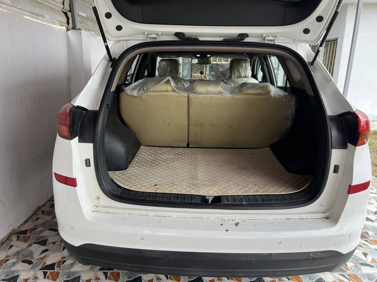 ضمان شركة ( الكاصد )
موديل ٢٠٢٠

فوووول مواصفات ١/١ 

⬅️ومعروفه الكاصد كلشي بلادي ماكو اي عمل بيه كلشي بيه بلادي

⬅️رقم بغداد الدولي الجديد

 مشروع وطني مجددة الى سنة ٢٠٣٠

السيارة ب اسمي 

وقبل ايام داخلة هزه 

ومحول الرقم الجديد 

ومجددة السنوية ٥ سنوات

يعني من كلشي كاملة الياخذه مجرد تحويل ثاني يوم

السيارة مكفوله كفالة عامة 

⬅️السياره فول كوري اصلي 

جديدة حتى الغراض والعدة  كلهم بعدهم بنايلون الشركة 

والفابلون مال سيارة

والسيارة تايرات تخم جديد قبل ايام شديته

 حتى الجداحة بعده بنايلون الشركة ممستخدمة

والاسبير المقدس منازل

والنايلونات ال بل ارضيات هسه شلته بعده ع وضعية الشركة

مواصفاته /

بصمة تشغيل

بصمة ابواب

٣ انضمة قيادة

٢ كرسي كهرباء

أريل نفكيشن

شاشه أبل كار بلي البلادية مال كاصد

الداخل كشنات مخمل جان مدوشمه من استلامه من الشركة وهسه شلته محد كاعد عليه 

شاحن واير ليس

٢ لدات امامية 

ثلاجه بلجكمجه

محرك ٢٠٠٠ دوش

اي بي اس

فول تحكم ستيرن

الدوسات علامة توكسان 

حاجب نهاري

كشافات زينون

الدشبول والغرفه الداخلية كله فايبر كاربوني

حساس امامي

حساس خلفي

كاميرا خلفية دوارة

مري شفط ويا القفل

سايد بريك بلرجل 

نضام ترحيب

ويل ١٨

مخرج Aux 

مخرج usb

لد امامي 

لد خلفي

مثبت سرعة

اشاير بلمري

يدات نيكل 

قطعتين تبريد

⬅️والسيارة ع ايد وحدة من طالعه من الشركة 

⬅️ضمان شركة الكاصد بعده النايلون بلسيارةالفابلون على السيارة الخارجي والداخلي بعده موجود ب اكثر السيارة والاسبير اكيد منازل    

⬅️ مكان السيارة بابل

والسيارة داخله هزه جديد قبل ايام ومتحول الرقم الجديد ومجددة 

يعني الياخذة مجرد تحويل

السعر 207 وقابل التفاوض بيك خير ودلل 

مكان السيارة بابل 

وهذا  رقمي ***********
