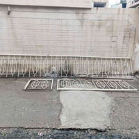 غراض للبيع محجل حديقه 3قطلع كبير 5متر70سم وسط2متر40سم صغير باب 80سم مح...