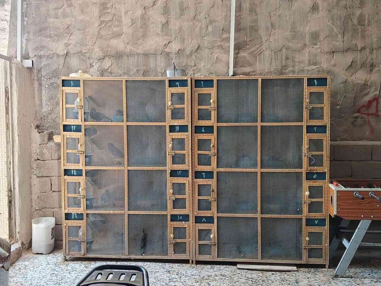 سلام عليكم ورحمة الله وبركاتة خانات ام ثمانيه  البيع    50 /٤٥/68 خانه جاهزات جالي ناعم من جوه والباره خشن اصلي الخشب مالهن مو سوكاوي اصلي السعر لوحده ب 70 الف  عنواني بصره كرمت علي مركز الناحيه  شراي هاذا رقمي. ***********
