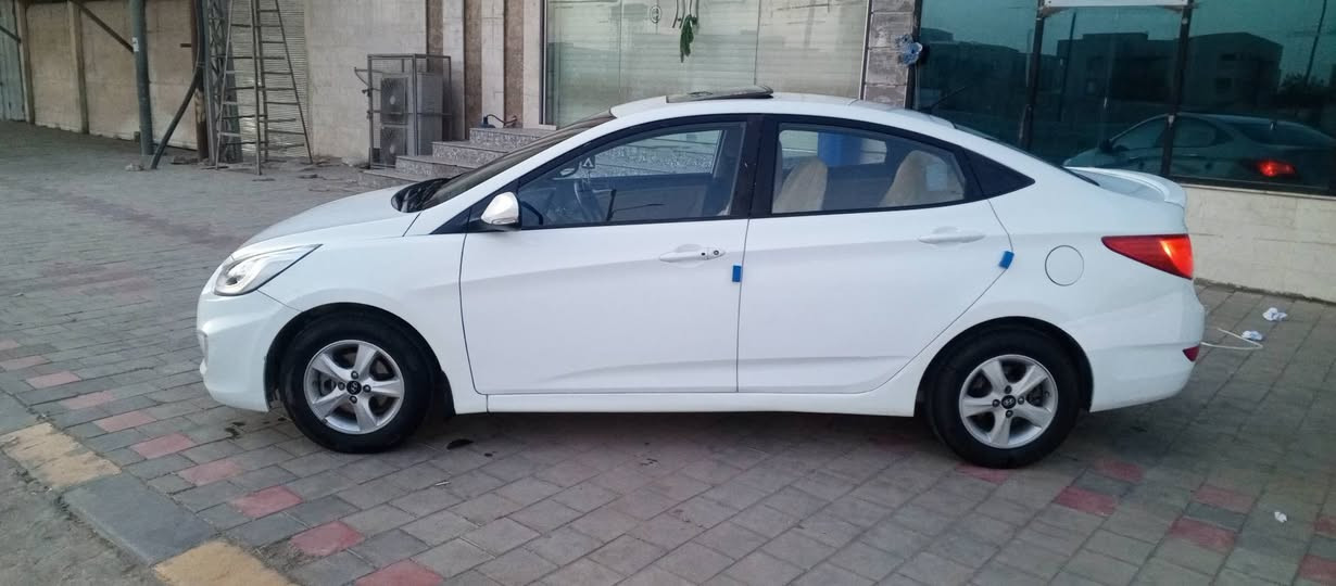 اكسنت 2016 بأسمي محرك 1600 فول مواصفات سياره جديده جاهزة من كلشي مبدل باب وجاملغ السعر.    92     وبيه  مجال مكان السياره النجف للأستفسار   ***********.  بيع او مراوس حسب القناعة
