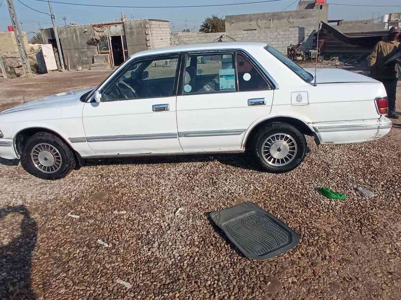 سلام عليكم عندي سياره سيدان موديل 91 كير ومحرك عل شرط تخم تاير حداديه كامله كهربائيا كله سياره جاهز رقم نكليزي مثه مكان السيارة بل سماوه سعره 54 ***********
