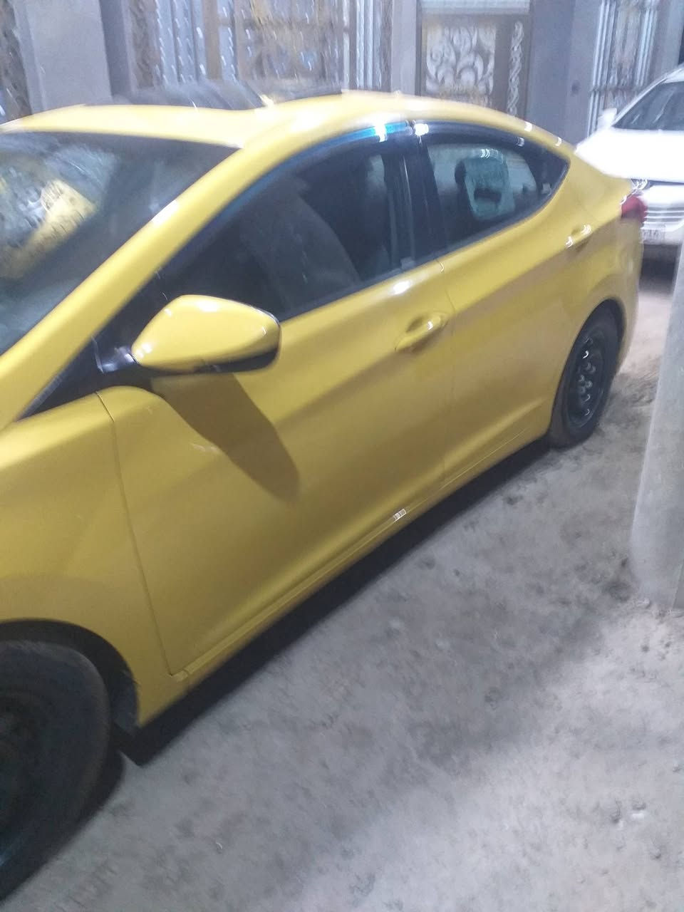 سلام عليكم من رخصة مدير الكروب المحترم النترا وارد امريكي حادث جوه البك لايت الخلفي قليل بدون دواخل بجم كبس رقم بغداد مداور ثانيوم كير مكينه مكفول تبريد ثلج حداديه تخم تاير جديد السياره فول عدهالبصمه صبغه جديده موديل ٢٠١٣ دوشمه جديده العنوان بابل ناحية النيل عارضها ١٠٢وبيها مجال ***********
