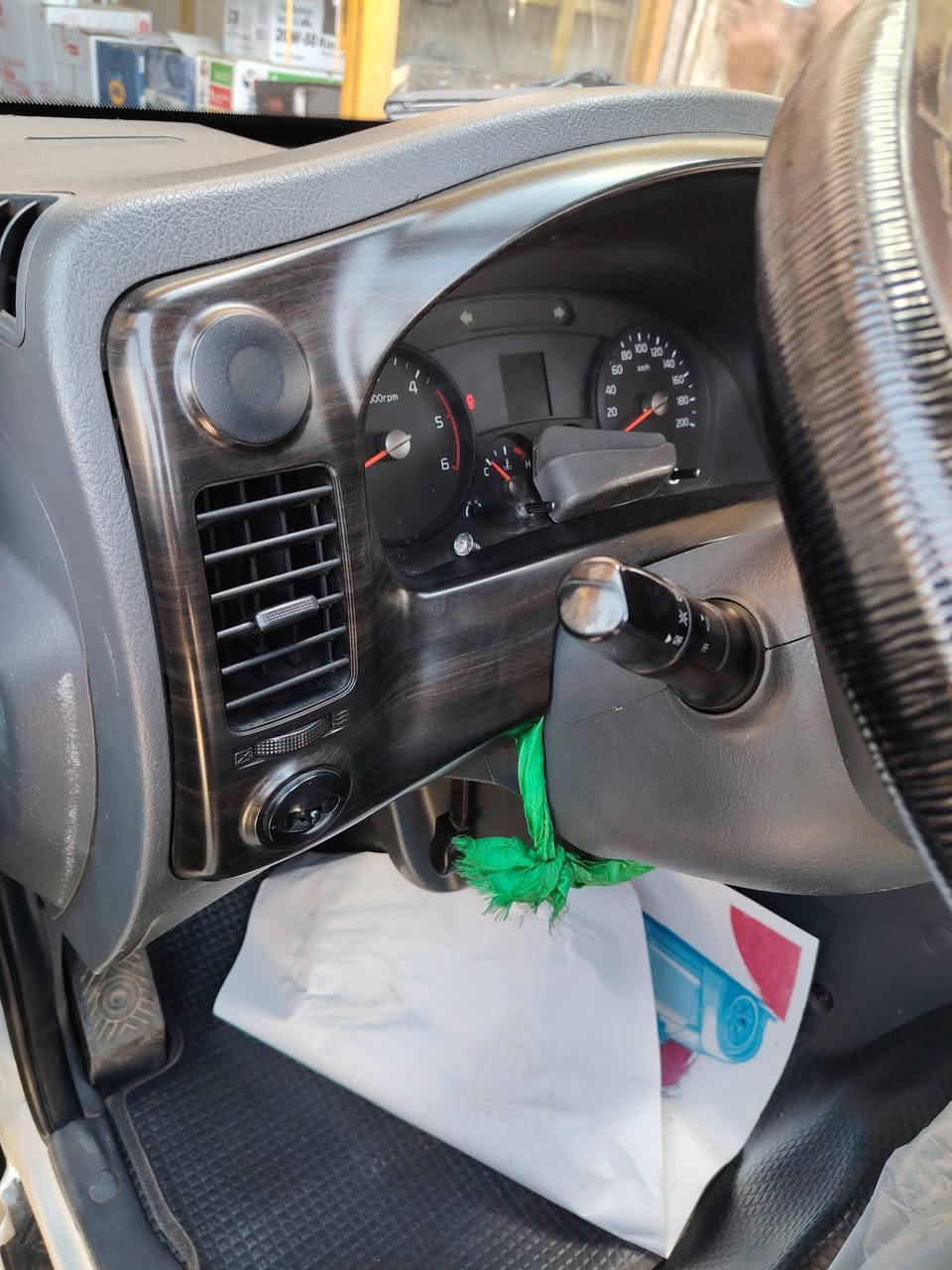 سلام عليكم من رخصت الدم كيا دبل قماره مسكر ادبلو جاف 2017 سياره جديده احله من صوره
جهازه من كل نواحي تبريد ثلج تدفئه المكان بغداد بأسمي تحويل
ثاني يوم /***********
