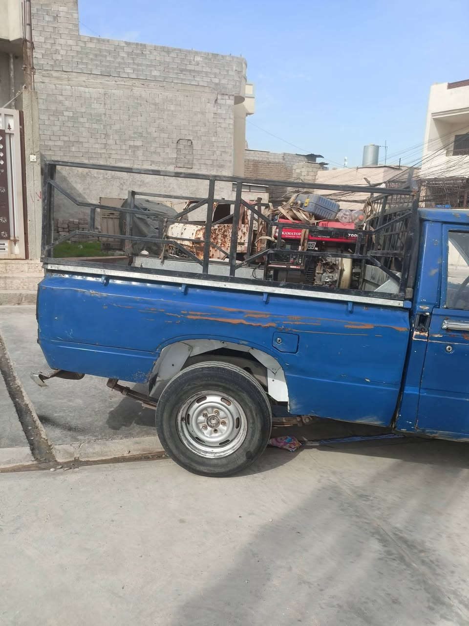 السلام عليكم
بيكم تويوتا موديل 82 للبيع رقم اجنبي نينوى هزه جديد سيارة جاهزه للبيع السعر 30 وبيها مجال رقم ***********
