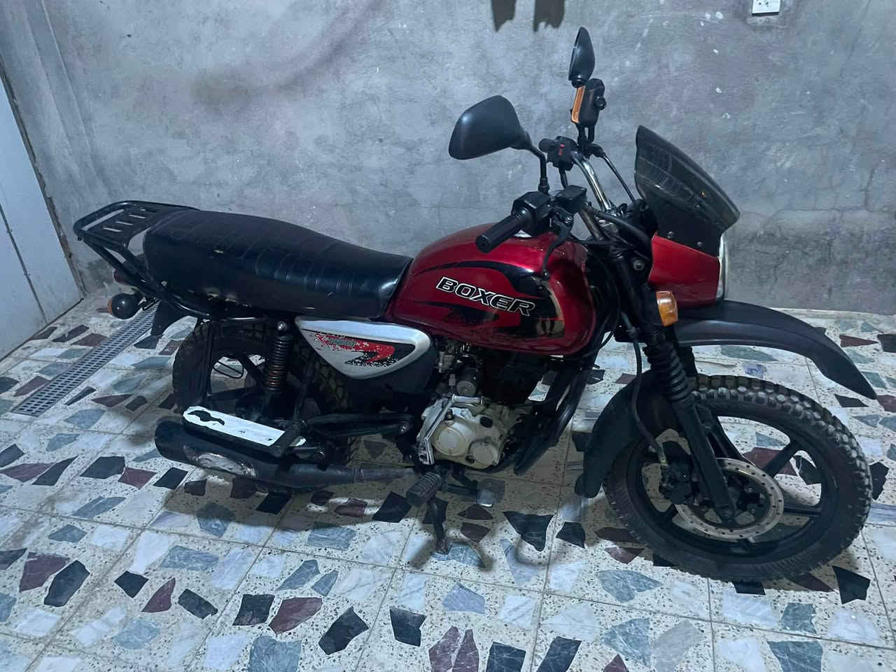 سلام عليكم دراجة بوكسر مديل ٢٣جبلي دراجة مال مزاد يعني ترقم راعيه بل مدينه دراجة بيه خمده بل مشي مرات تجي مرات لا كابريتر ماعرف شنو دراجه قبل سبوع مجفته مكان بغداد حي البتول سعر مليون و٢٥٠وبيه مجال لشراي رقم***********

