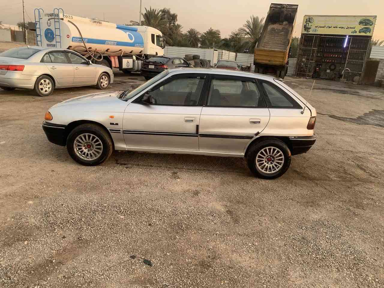 السلام عليكم اوبل استرا موديل 1992 رقم الانبار الدولي المحرك نضيف لاتنقيص ولا تبخير كير عادي جديد غرفتها حلوه مكاني بغداد ابو غريب الرقم***********//‪***********            السعر 31
