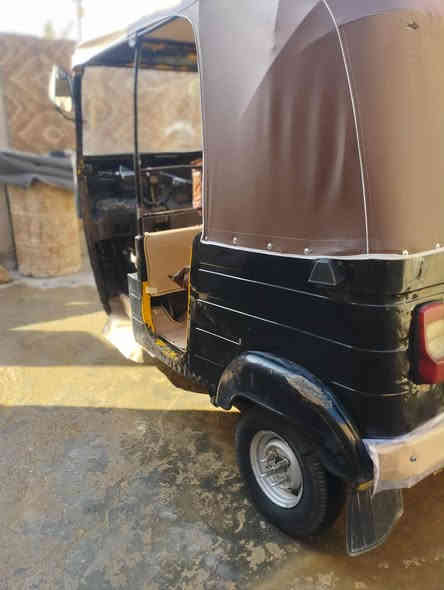 السلام عليكم تكتك للبيع1700 وبيها مجال *********** تكتك بيها نقص ورقتين الماكينه بيها تبخير واسوي لك مكاتب وتكفل لك بها من السرقه وعشائر الورقتين ضاعن عندي
