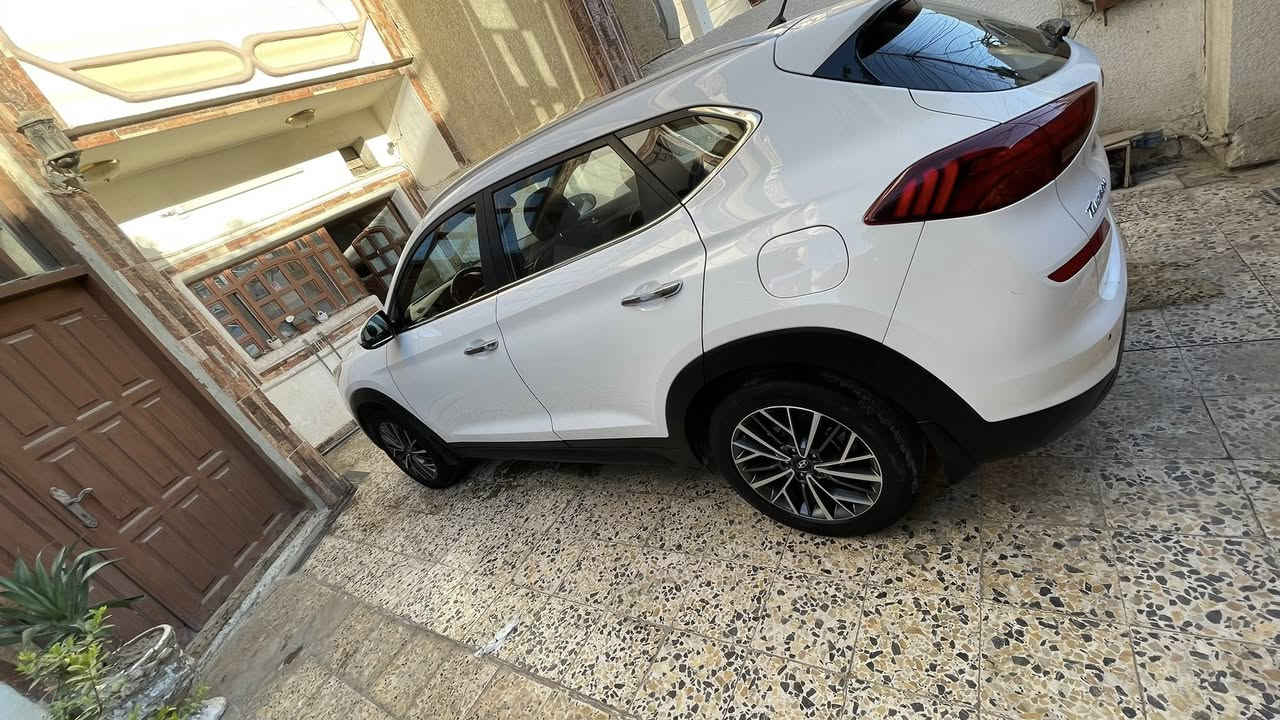 السلام عليكم 👋🏼
توسان 2019🚗 
"وارد خليجي مكفولة بدون اي حادث‼️"
“ماشية١٢٢٦٧٨km
"للبيع فقط"
"موصفات"
*السيارة لون أبيض
*السيارة كشنات جلد + كهرباء 
*السيارة بصمة
*السيارة بيها أضائة ترحيبية
* السيارة بيها شاشة
*بيها أرضية حوضية جديدجة + السيارة نضيفة 
+ مبدلة دهن جديد وكلشي نضيفة
* والسيارة رقم بغداد مشروع وطني تحويل مباشر
* ⁠الاستفسار  ***********
