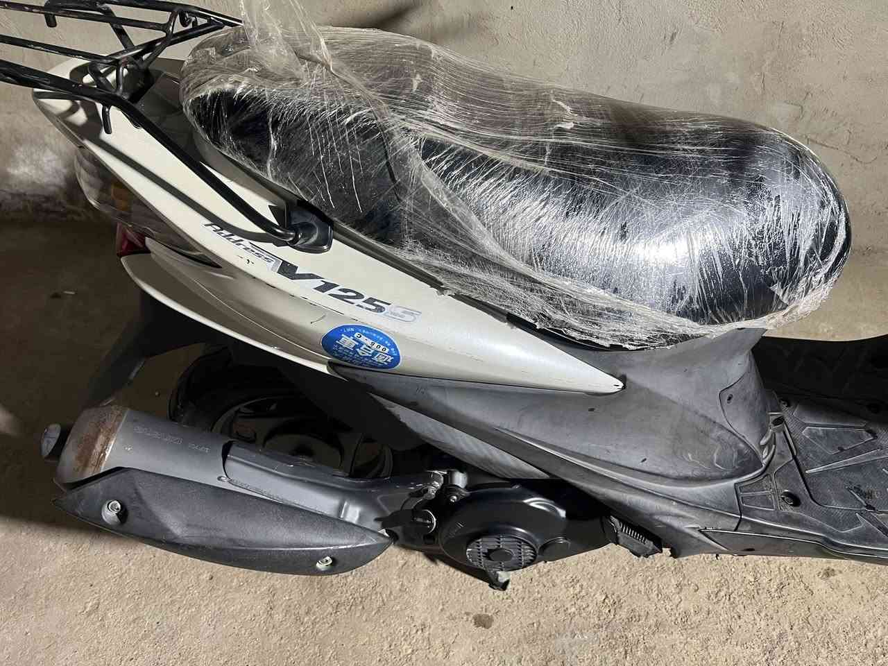 السلام عليكم ادرس حديث للبيع دراجه جديدة ما ناقصها اي شي حساسات شغالة للاستفسار ع هذا الرقم ***********
