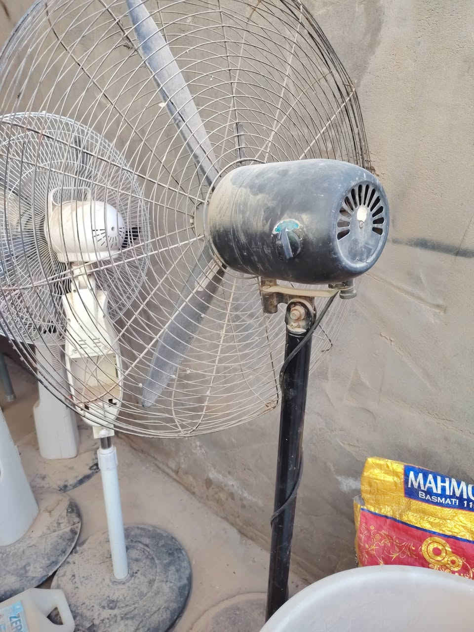 سلام عليكم غراض البيع وبي واتساب ***********
