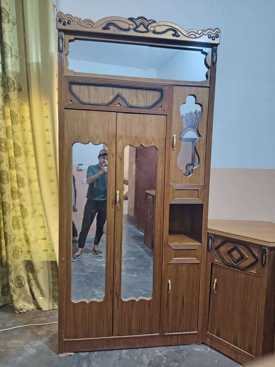 السلام عليكم توجد غرفت نوم للبيع صاج عراقي للبيع جديد مستخدمه شهر واحد فقط المكان الرمانة البوعبيد للإستفسار التصال عل هاذ رقم *********** يوجد شد ونقل
