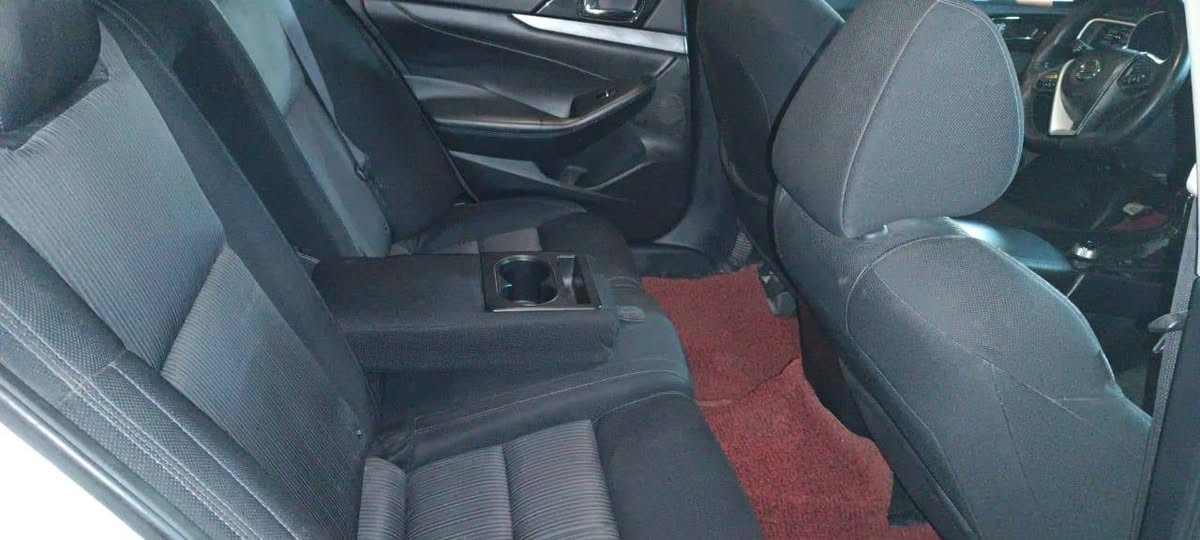 مكزما 2017
وارد للبيع حادثها جاملغ امامي طخه خفيفة مرجعيه على بادر وجاملغ خلفي ايضا طخه خفيفة للاستفسار على رقم ***********
