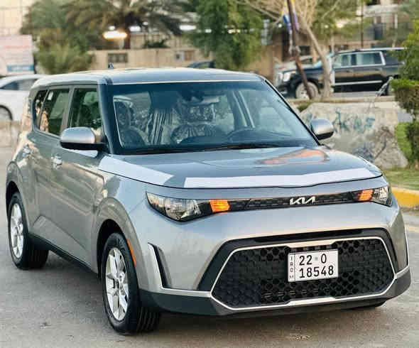 السلام عليكم ( بيع فقط بدون مراوس )كيا صول وارد امريكي 2023 محرك 2000 دوش
دخول جديد مرقمة اربيل هزة وفحص وترقيم كلة جديد 
ضرر السيارة : بابين وجاملغ . راسلني واتساب ادزلك صور الحادث
مواصفات :
 بصمه تشغيل . بصمة ابواب  
كرسي السائق كهرباء
تشغيل عن بعد
تبريد لمس شاشة منفصل حار بارد
شاشه كبيره دعم كار بلي 
رادارات امامي خلفي جانبي ونقطة عمياء
توقف ذاتي أمامي خلفي
قياده ذاتيه/تحديد مسار السياره
مثبت سرعه كروز 
محرك 2000/دوش
شحن واير لس مخرج USB + تايب سي 
انضمه قيادة عادي+سبورت
شاشة دجيتل وباقي المواصفات المعروفة 
العنوان : بغداد / الكرخ
للاستفسار *********** ومتوفر بي واتساب
