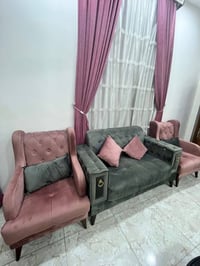 عشر مقاعد • كنبة