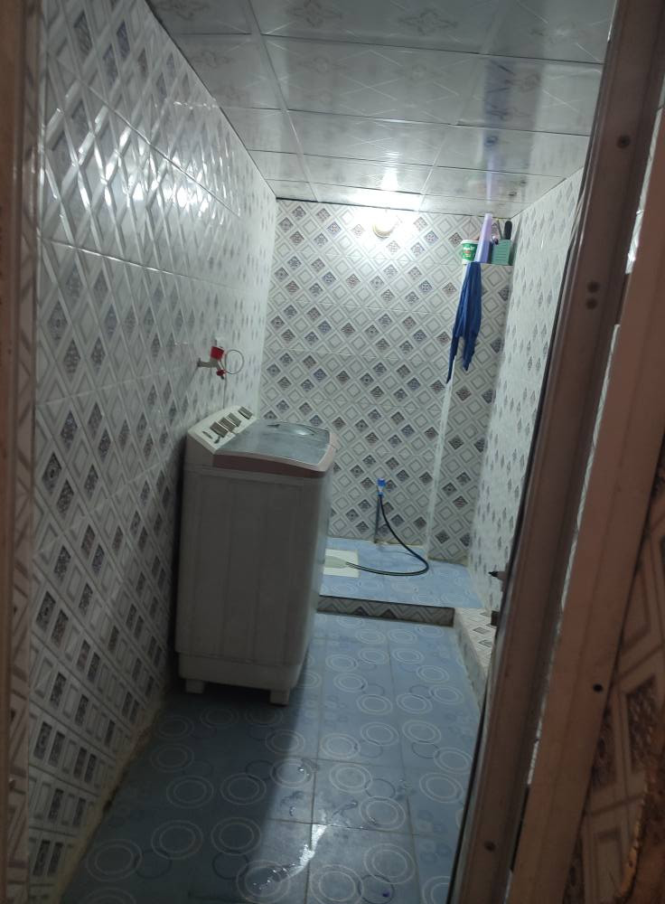 مشتمل للبيع الموقع بكرلي قرب موقف دانه يحتوي على غرفة نوم وكندور ومطبغ ومجمع صحياة السعر 55 وبي مجال


**إذا كنت صاحب هذا الإعلان وتريد حذفه لأي سبب، رجاءا أرسل رسالة إلى الدعم الفني**