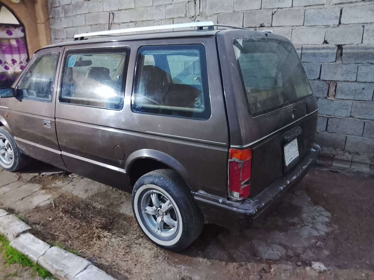 للبيع سياره لايزر موديل 89 رقم صلاح الدين الماني 
السنويه لحد سنة 2028
الستفسار وسعر السياره 
اتصل على رقم
***********
