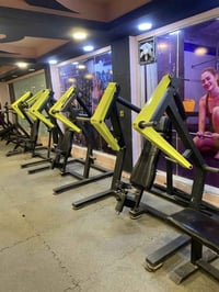 قاعه تشتغل نسائية 🏋🏻‍♀️او رجالية مرتبه تناسق وجمال ونظافة اعداد اجهزة ...