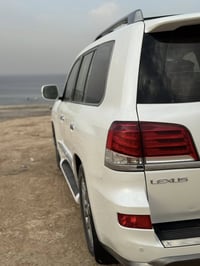 لكزس موديل 13 فول مواصفات سبورت 380سعرها //////////07815646496