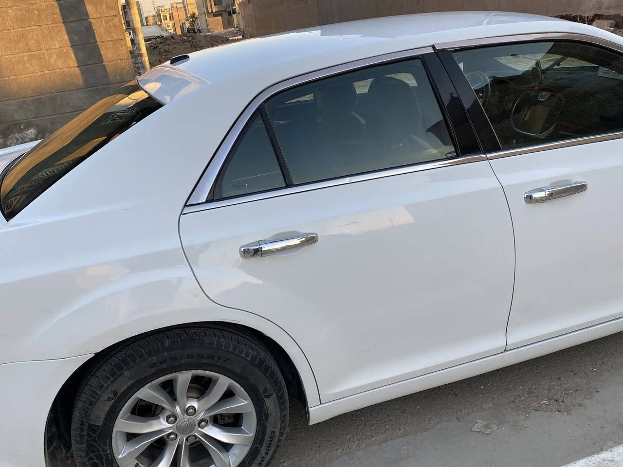 يالله سلام عليكم اوباما للبيع موديل 2012 اصل البجم مثل ماموضح كدامكم محدث فقط رقم اربيل باسمي مداور شوكت مايعجبك ماشيه 230 الف قابل للزياده السياره وارد كندي بدون ضربه داخله بيها فقط البنيد مثل ماموضح بلصوره والجاملغ الامامي الايمن مبدل بلادي مال كصه نفس اللون وبيها دور جاملغات خلفيه ع كد اصبعين مصبوغات سياره كير مكينه مكفول نضيفه كلش مابيها اي نقص كبل للشارع مثل ماموضحه بلصور مكاني كربلاء سعرها 165 ورقه وبيها مجال قليل 
***********
