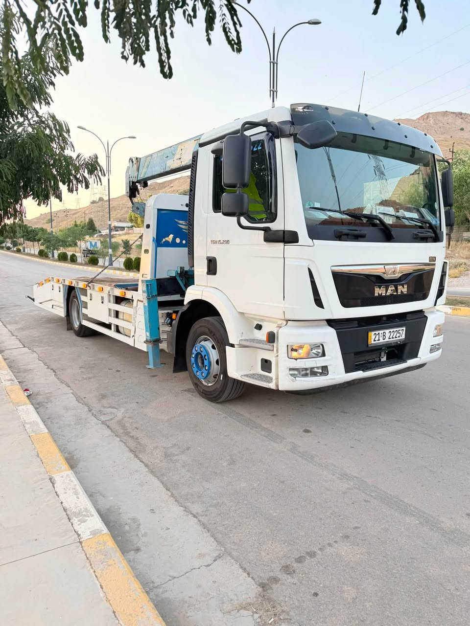 📢 کرین فلات مان بۆ فرۆشتن 📢
تایبەتمەندییەکانی ئۆتۆمبێلەکە:
 جۆر و مۆدێل: مان بیرڤان مۆدێلی 2015
 گێڕ: ئۆتۆماتیک
 تەبرید: تەبریدی بیلاد (زۆر سارد) ❄️
 گەرمی: بۆیلەر (شۆفاژ) کاردەکات
 سیستەم: دگمە هاف + ئستۆپ هاڤ
 جامەکان: کارەبایی ⚡
 ژێرخانی ئۆتۆمبێلەکە: پێشەوە وەرەق (سپرینگ)، دواوە چوپ (باڵۆن)
تایبەتمەندییەکانی بۆدی و کرینەکە:
 کرین: سۆپەر زیت 360 (بزاوتی تەواو) 🔄
 سلایت: 4 سلایت (تێلسکۆپ)
 جەکەکان: جەکی ژێر سینی هەیە بۆ دڵنیایی و جێگیری زیاتر 🏗️
 درێژی بۆدی: 6 مەتر و 50 سانتیمەر
 پانی بۆدی: 2 مەتر و 50 سانتیمەر
📌 ئۆتۆمبێل و کرینەکە لەوپەڕی ئامادەییدان و بە شەرت و فەحس دەدرێن.
📞 بۆ زانینی نرخ و زانیاری زیاتر، نامە بنێرن یان پەیوەندی بکەن بەم ژمارەیەوە: ***********
***********

📢 كرين فلات مان للبيع 📢

المواصفات والسيارة:
 النوع والموديل: مان بيرفان موديل 2015
 الجير: أوتوماتيك
 التبريد: تبريد بلاد (ثلاجة) ❄️
 التدفئة: بويلر شغال
 النظام: دكمة هاف + ستوب هاف
 الجام: كهرباء ⚡
 السيستم: الأمامي ورق (سبرنغات)، الخلفي جوب (منافيخ)
مواصفات البودي والكرين:
 الكرين: سوبر زيت 360 (دوران كامل) 🔄
 السلايت: 4 سلايت (تلسكوب)
 الجكات: يوجد جك تحت السينية للأمان والثبات 🏗️
 طول البودي: 6 متر و50 سنتيم
 عرض البودي: 2 متر و50 سنتيم
📌 السيارة والكرين بجاهزية تامة وبشرط الفحص.
📞 للاستفسار والسعر، يرجى المراسلة أو الاتصال على الرقم: ***********
***********
