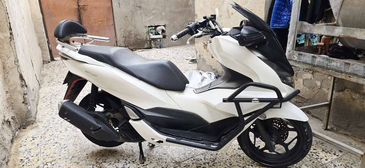 سلام عليكم شباب دراجة بي سي إكس جيل الرابع للبيع ياباني ماشية 17الف صحيحي مزودة بجم امامي+درع مكاني بغداد مدينة الصدر قطاع 72 قرب سوق العورة السعر خاص موجود + ***********
