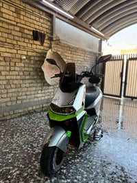 تيسلاه • ٨٠-١٠٠كم/س • ٦ بطاريات