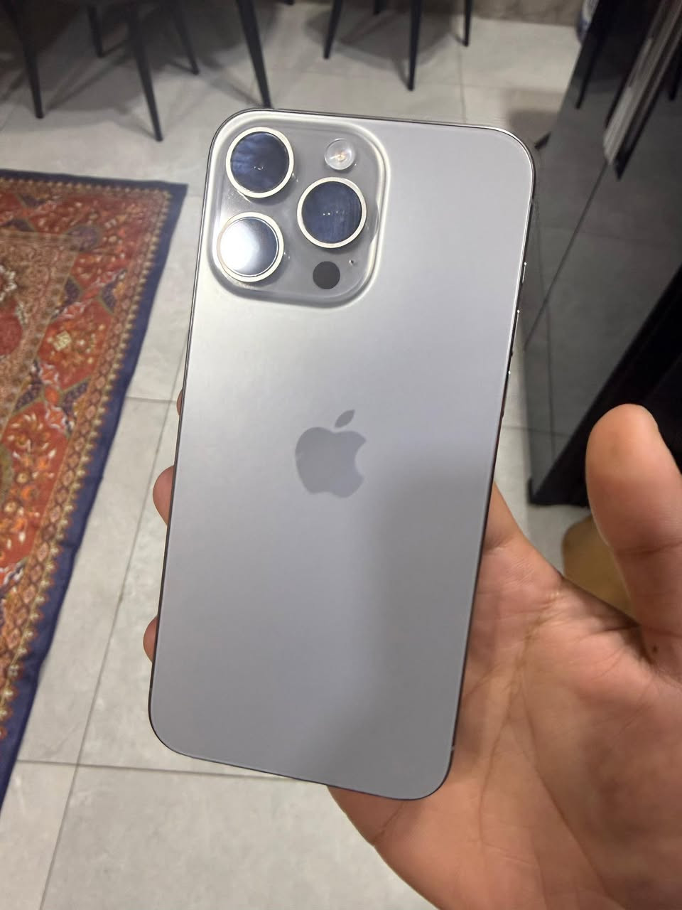 السلام عليكم شباب للبيع 15 pro max  مثل ما موضح كدامكم نضيف كلش بطارية 93 ويا بحدود 10كڤرات وباكيت وغراضة كامله والواير الاصلي بي نقطة بزاويه شاشة يم دكمه الصامت ما مأثرة ابد تعاي سطوع كلش يلة تبين جهاز ممفتوح ابد شراي يتفضل خاص ♥️


**إذا كنت صاحب هذا الإعلان وتريد حذفه لأي سبب، رجاءا أرسل رسالة إلى الدعم الفني**