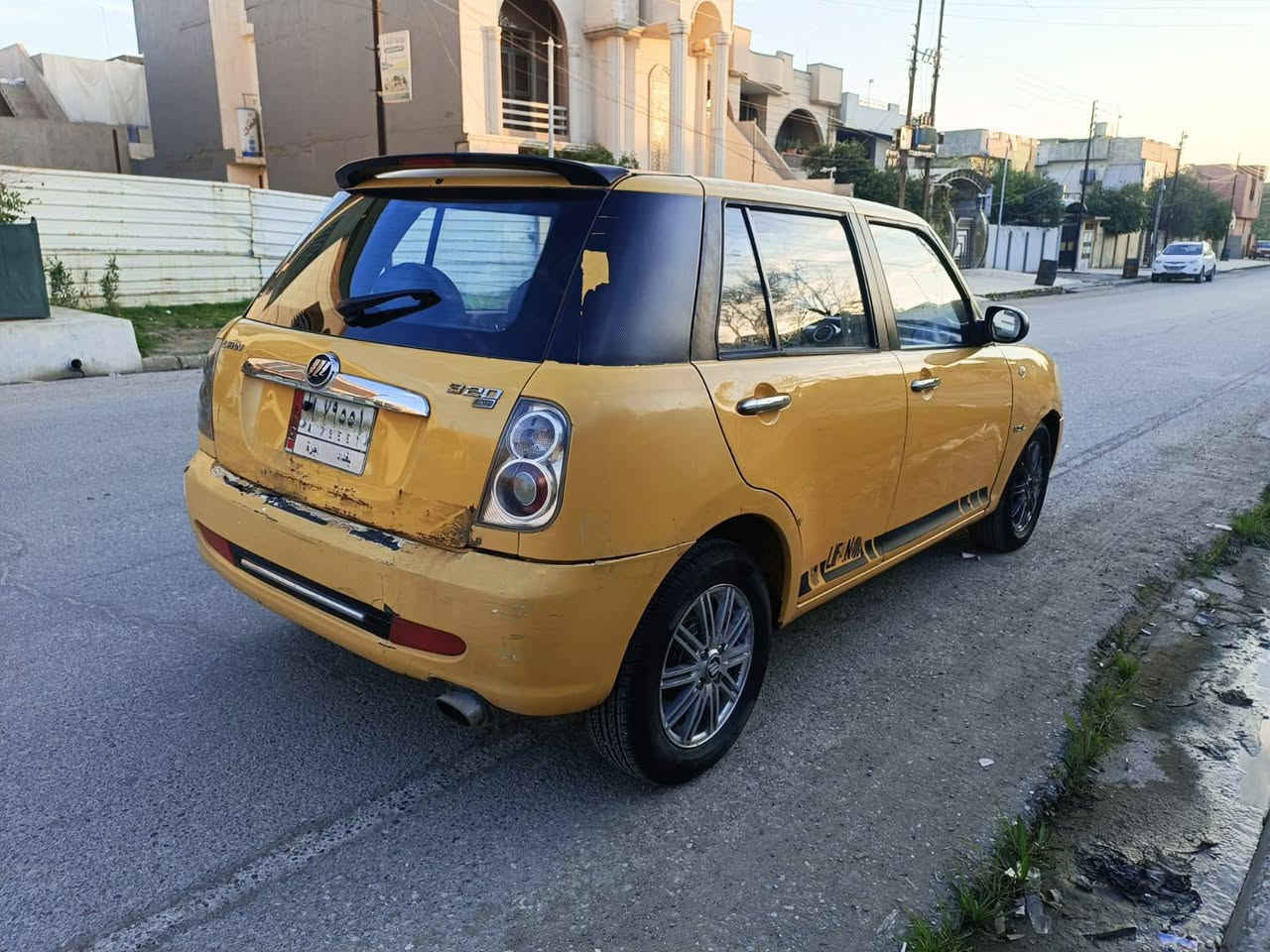 ليفان 320 2012
كير ومحرك شرط 
بدون ضرر رقم بغداد كهربائيات كلهاا شغاله طخم تاير جديد باتري جديد صدر امامي جديد 
رقم بغداد شرعي  بل موصل هيئه 450 عل شاري السعر 26 بيهاا مجال شي قليل ***********
