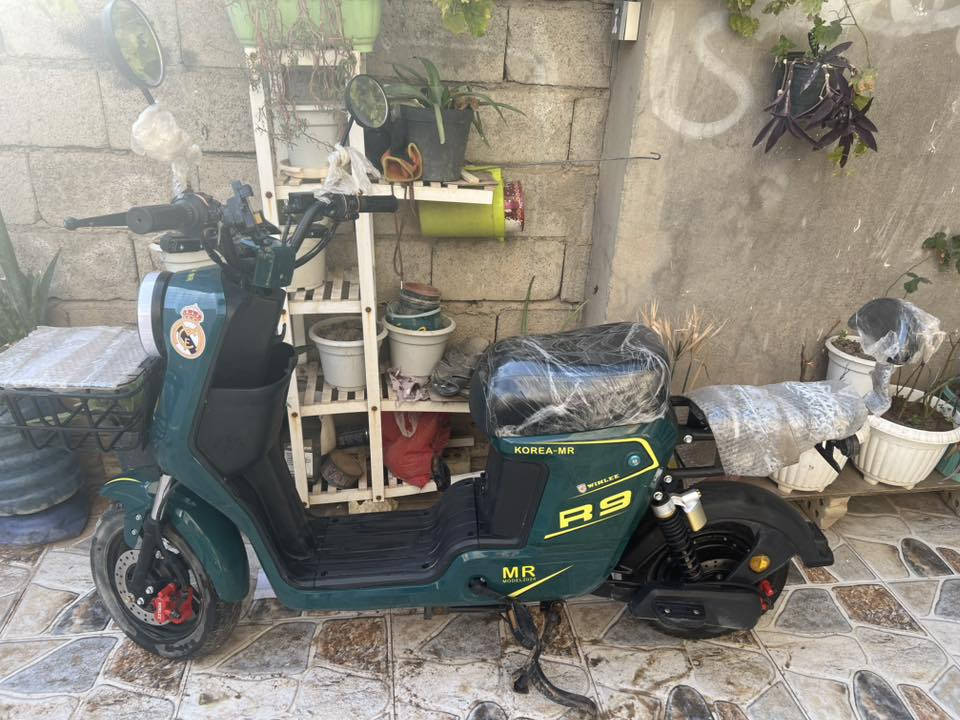 دراجه شحن البيع r9دراجه نضيفه مابيها أي نقص موديل 2025مكاني بعقوبه حي معلمين والسعر كلش مناسب وبي مجال حك الجيه وهاذا رقم ***********
