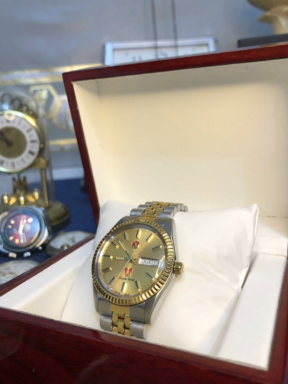 رادو سويسري للتواصل عبر الواتساب ***********
