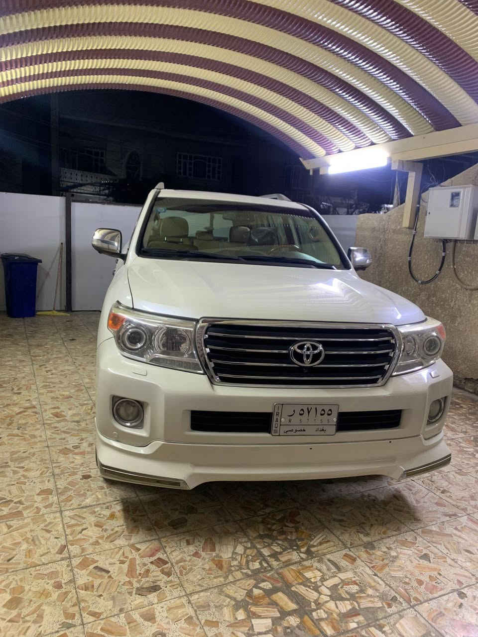 السلام عليكم...
لاندكروز فطيم موديل 2015 رقم بغداد بأسمي ماشية ٢٠٠ الف حقيقي السيارة جديدة جدا بيها صبغ اثر شخط اسفل الجاملغ الخلفي ربعة ومكانين بارد بسيط مقدار شبر 
مكانها بغداد
السعر /365 $
الاتصال/ ***********
