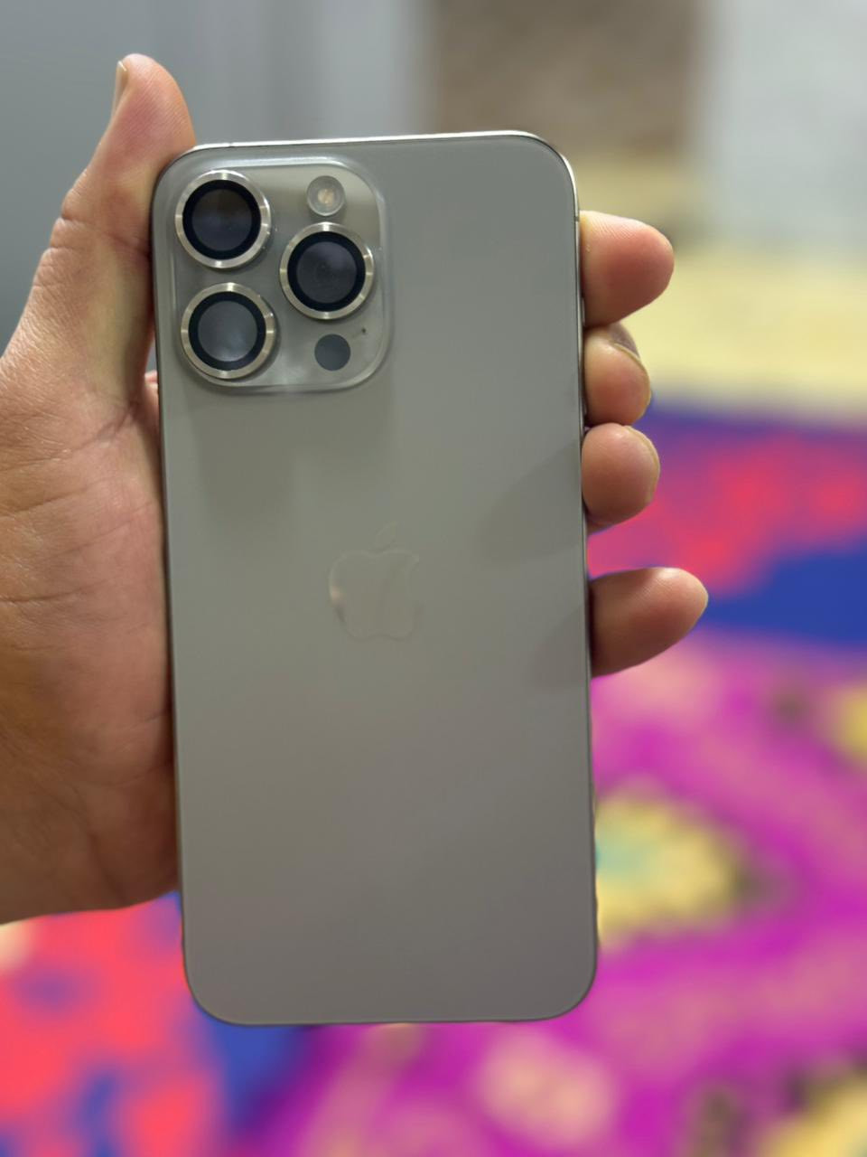 ايفون 15برو ماكس
نسخة الشرق الاوسط 
بطارية 90
جهاز نضافة ١٠٠/١٠٠
كارتونه موجودة مع كيبل الاصلي 
وترو برف وين معجبك تفحص شرط مع كارت الضمان 
السعر /مليون و١٠٠
مكاني نجف تواصل خاص 
الرقم ***********
