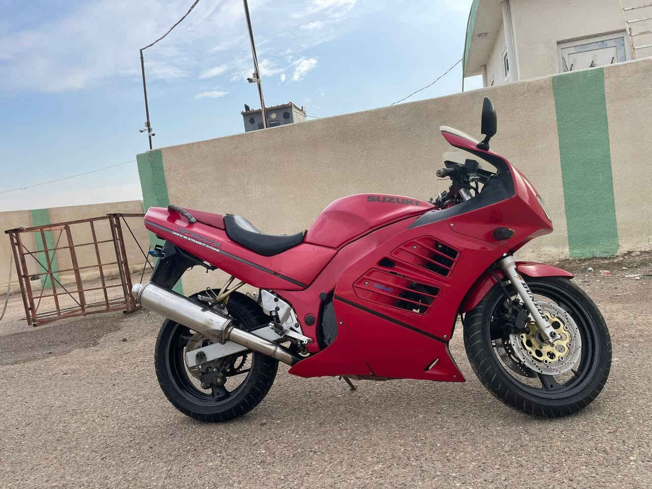 سلام عليكم 

اخوان RF600  اصل يابان دراجه نضيفه و نضافه كدامكم مو بس كفرات مكينه كير شاصي تايرات شركة دراجه للبيع شراي تشلع عيوني  رقمي ***********
