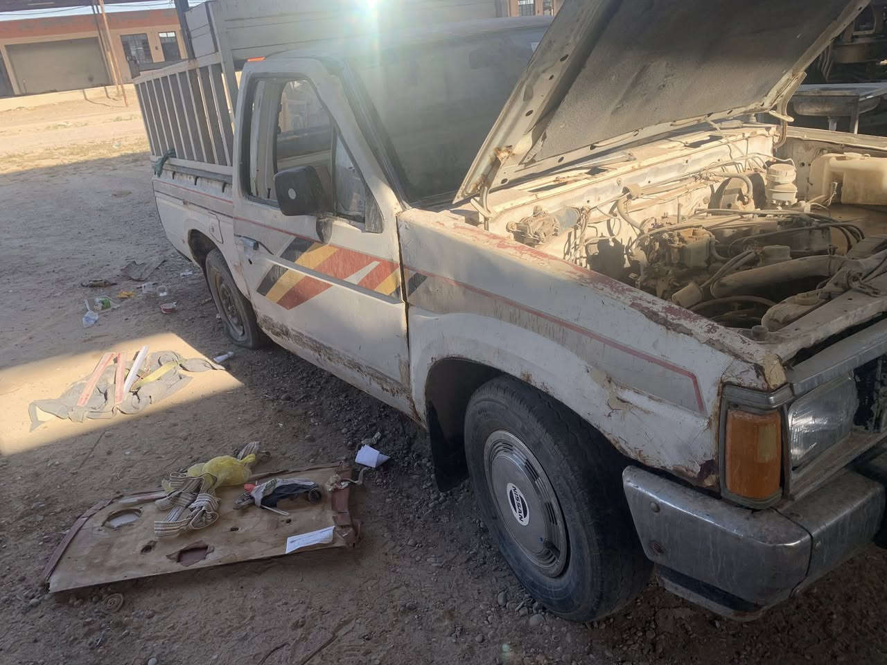 للبيع بيكم ٨٨ نيسان تحويل موجود سعره ٣ مليون ***********
