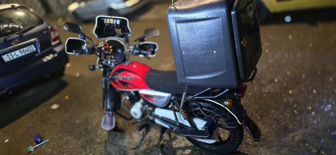 ٢٠٢٠ بأسمي لوحات و سنويه انكليزي مشروع مكينه خرسه مكينتها ٢٣ مو ٢٠ ١٦٠٠ قفل مستعجل ع البيع 
***********
