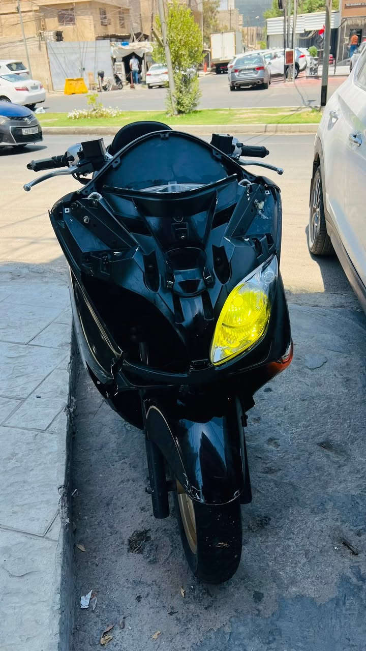 فورزه 09 للبيع دراجه صافيه بيه بس لكسر بالبجم هاي وكعت وطك والسبعه مالته موجوده هيه ولايت مابيهن شي الدراجع 7 نمر 4 تحويلات مكان دراجه الزعفرانيه السعر 750 وبيه مجال 
***********
