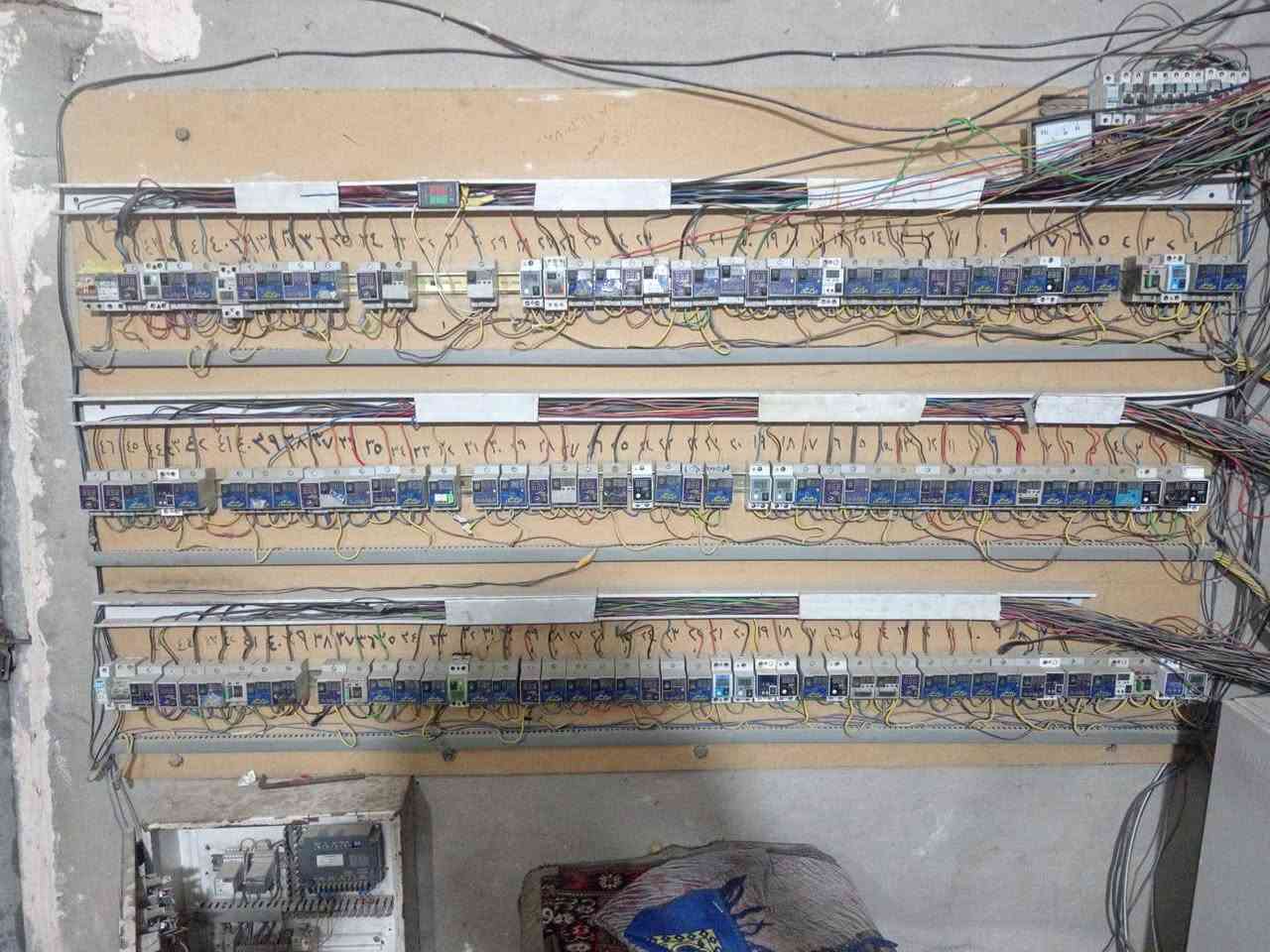 سلام عليكم عندي موقع للبيع بي مكاين 2 وحده افيكو وحد اسكانيه الموقع حمله 550 وقابل لي الزياده المكان بابل اسكندريه ***********
